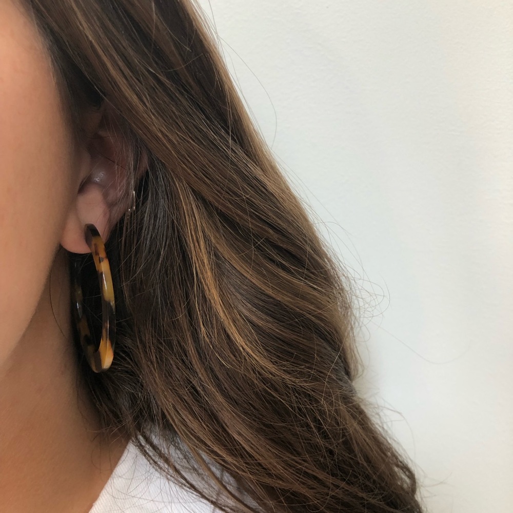 The Classic C Shaped Tortoise Shell Resin Earring - Picture 3 of 5